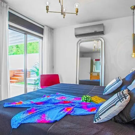 Villa Sleeps 3 With Pool Air Con And Wifi Corralejo