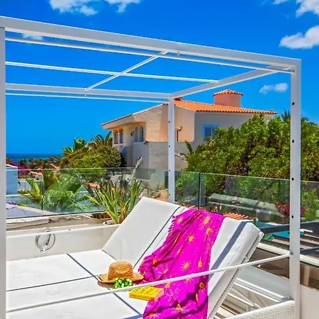Villa Sleeps 3 With Pool Air Con And Wifi