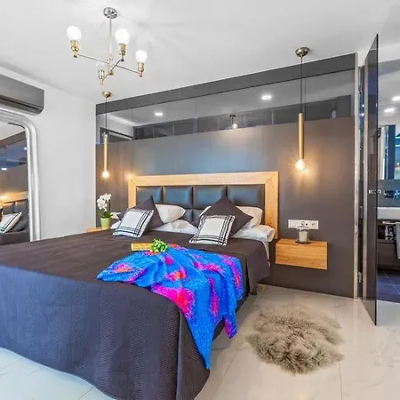 Villa Sleeps 3 With Pool Air Con And Wifi